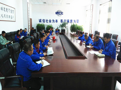 装备公司召开上半年安全生产综合检查专项会议_副本.jpg