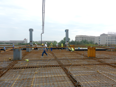 城建公司包头高技能人才公共实训基地孵化中心地下室顶板施工大干照片.jpg