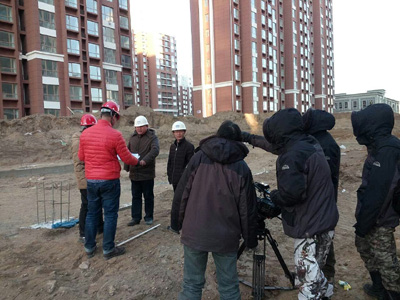 1月19日内蒙古电视台深入北梁北八区实地采访摄制.jpg