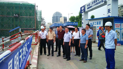 成都金牛区人大副主任钟增松一行到城建公司成都二十工程调研指导7.jpg